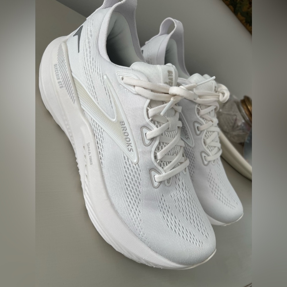 Brooks White Glycerin 22 GTS Running Shoes